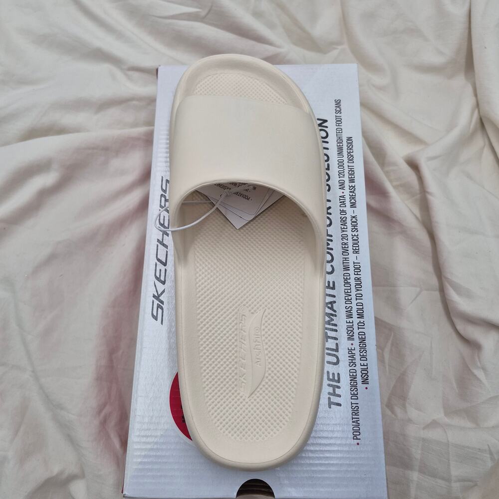 Skechers Foamies Arch Fit Slide Sandal in Cream - Picture 5 of 8